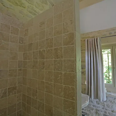 Villa Quaint In Castelnau Valence With Private Pool