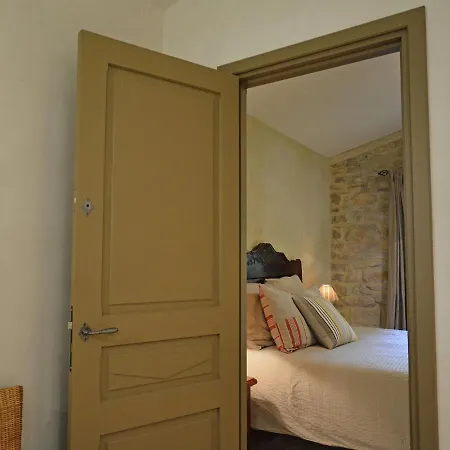 Quaint In Castelnau Valence With Private Pool